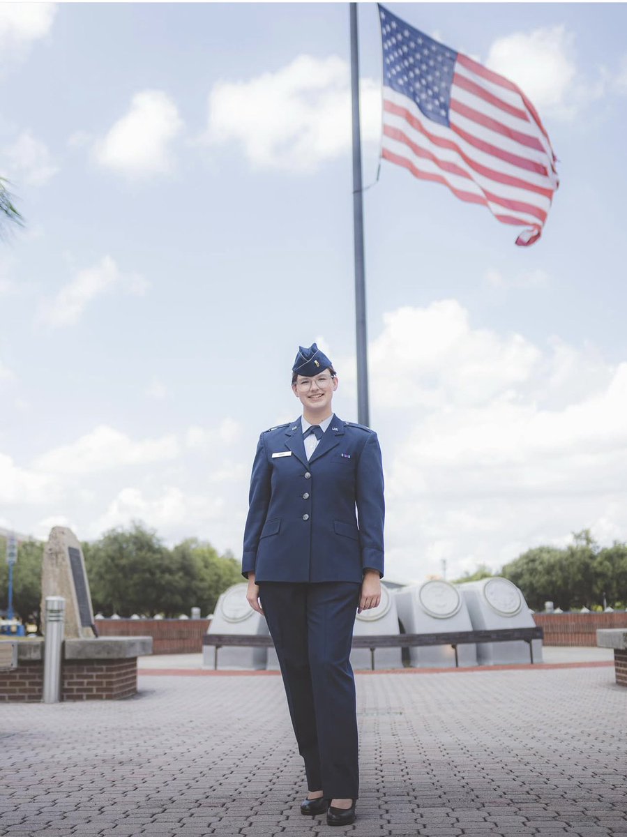 So proud of our gal Ashley Davis 🙌 Graduated UCF 👩‍🎓 commissioned into the Air Force ✈️ and will serve as a Cyberspace Operations Officer 💻