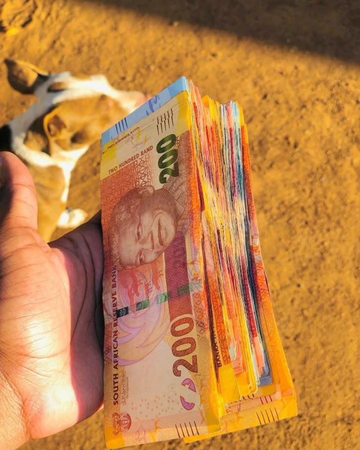 Corner_Prince01's tweet photo. If you think you deserve a R100 voucher from me share and like this tweet now fast. Also if I have promised you a voucher share, like and comment.

Yes you🫵🏽 https://t.co/KKMuC9RGfP