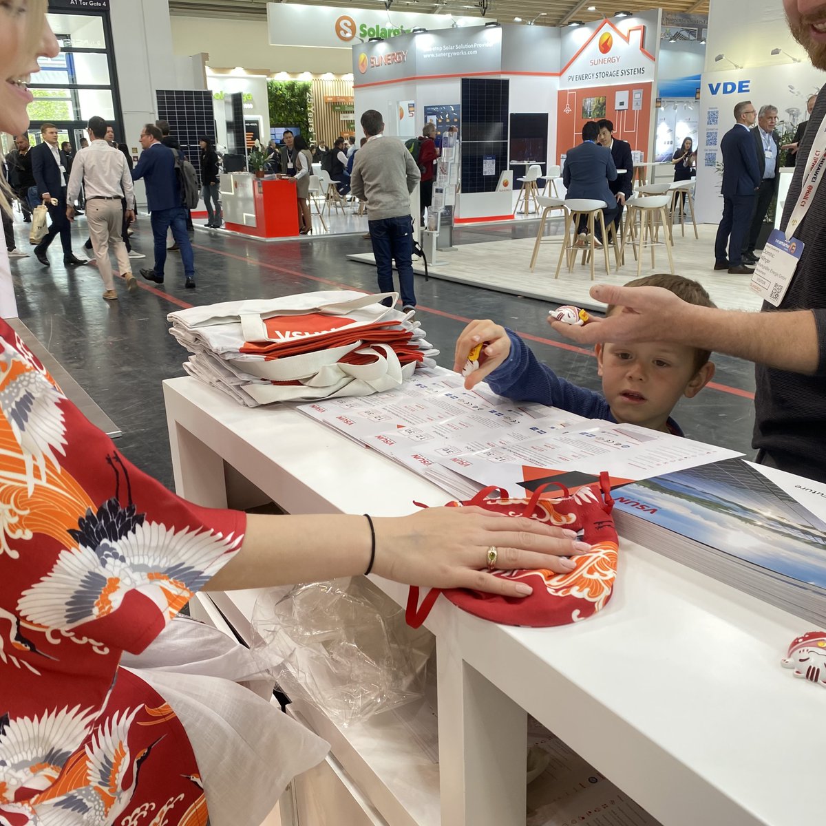 vsun_solar's tweet image. It’s finally here — Day 1 at Intersolar Europe 2025! The energy is electric, and the crowd is incredible!

We’re beyond excited to connect with solar enthusiasts, industry pros, and global partners.Come see what all the buzz is about at Booth #A1 430 

#VSUNSOLAR #Intersolar2025