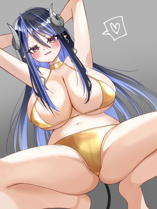 金ビキニやっと描けた〜〜〜❣❣✨✨✨⭐️⭐️⭐️⚡️⚡️✨✨💫💫 