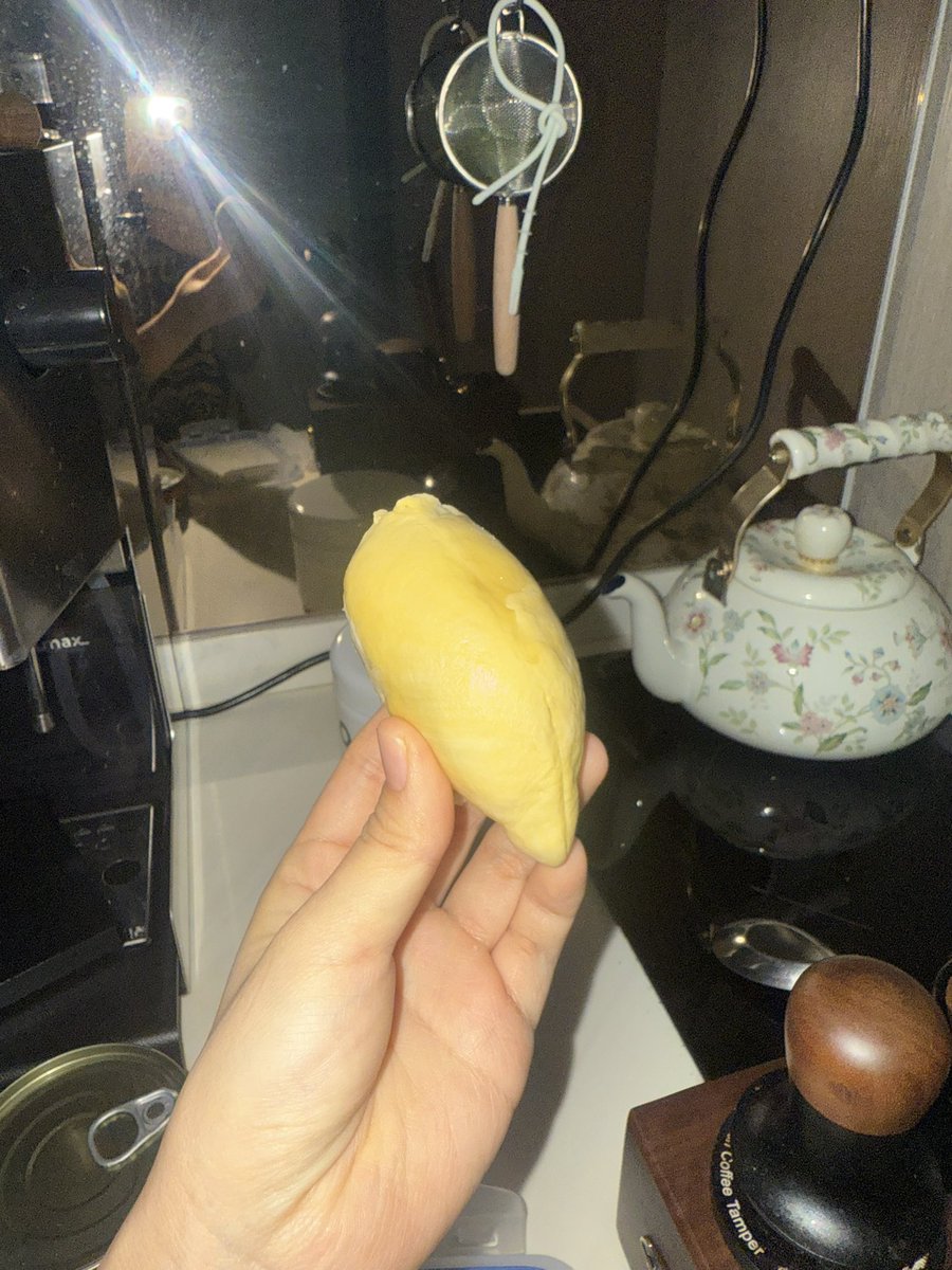 ข้าวผัดไข่…
เมื่อวานกินข้าว 1 ทัพพี + ไข่ 2 ฟอง X 3 มื้อ
โปรตีนถึงอยู่นะ 😂😂😂
//ส่วนวันนี้กินทุเรียน อร่อยมาก 🙂‍↕️