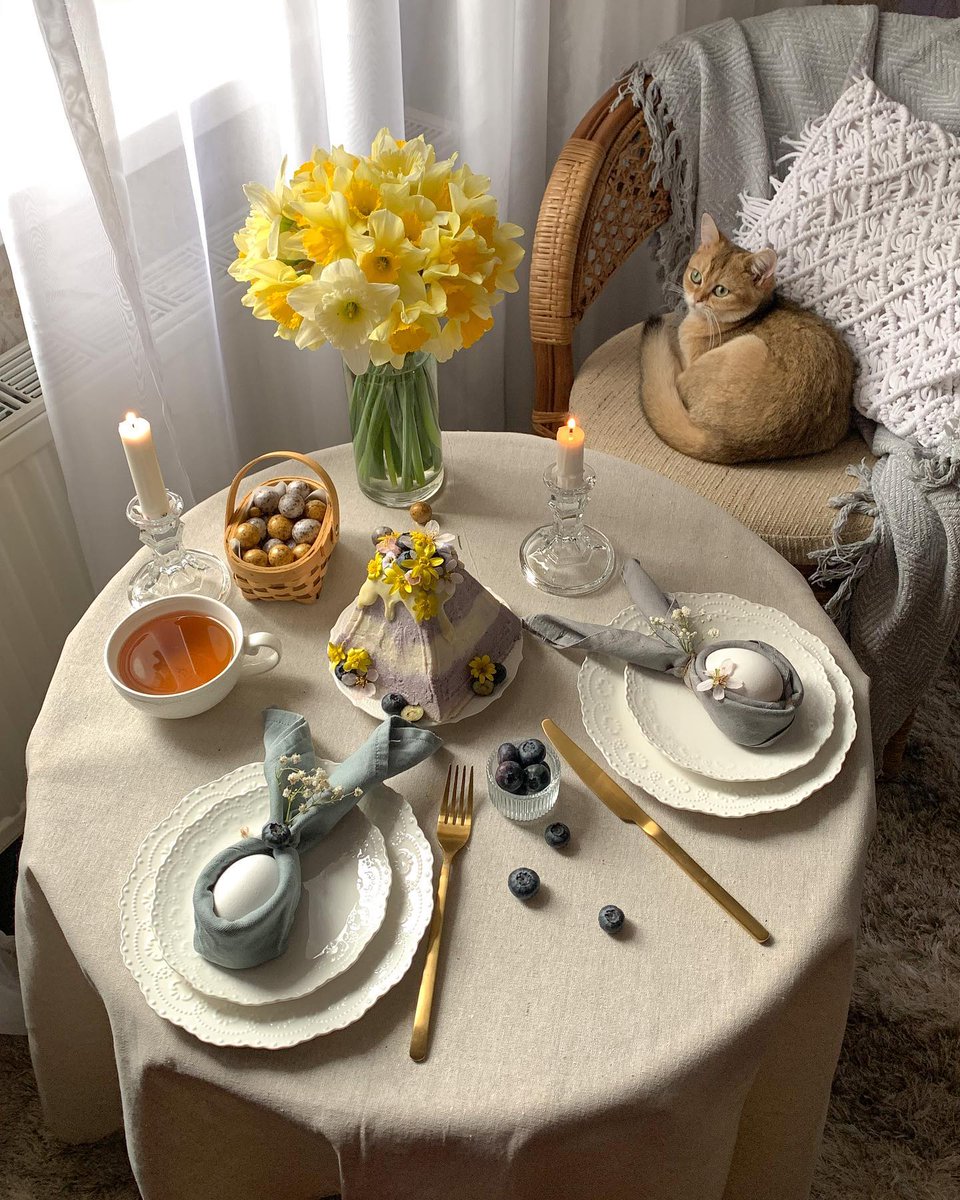 Ava_Radiance's tweet photo. The elegant ritual of the morning, the fragrance of flowers and the lingering charm of tea https://t.co/WhZYH8nK2w