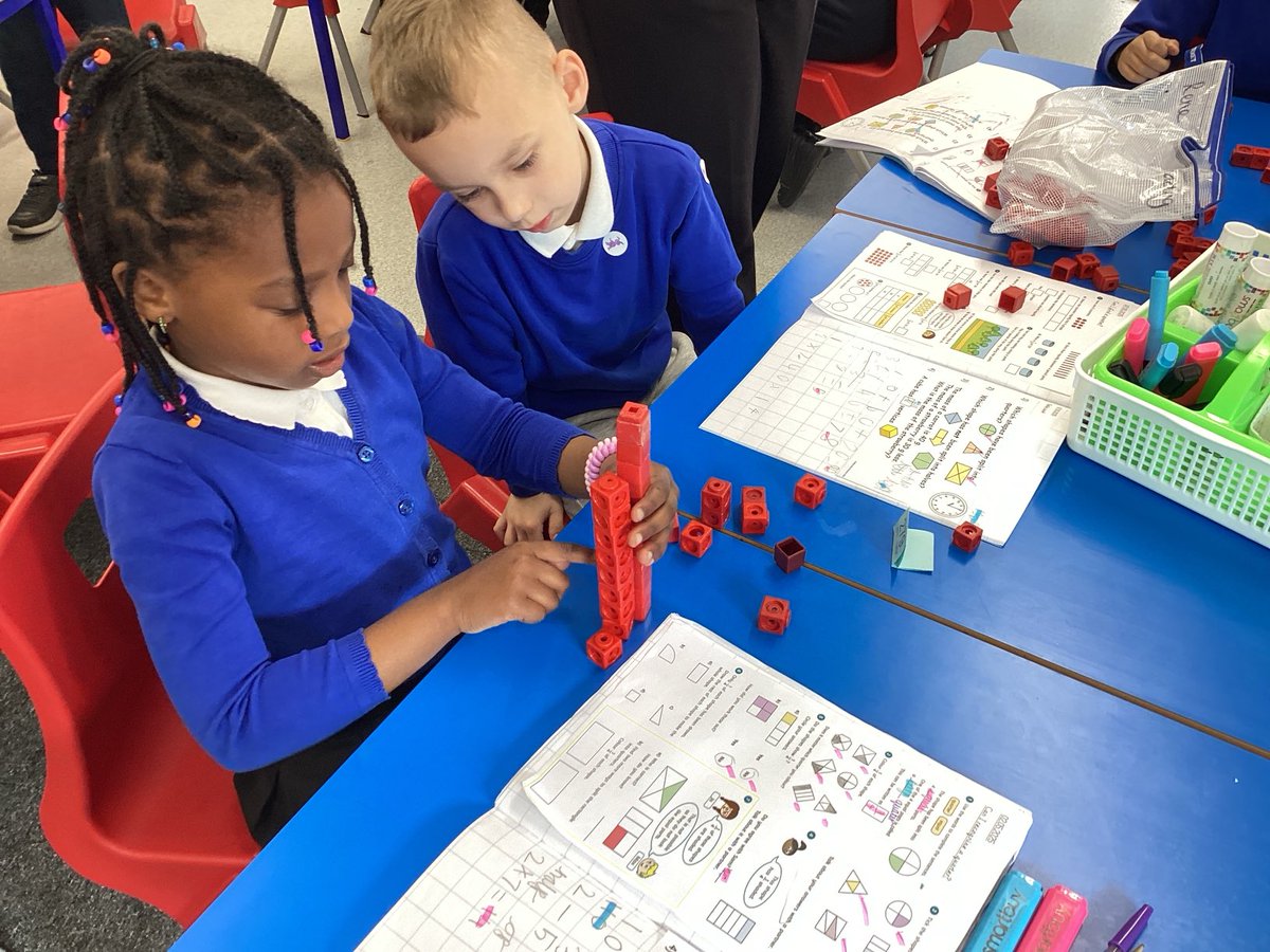 Fosse_TMET's tweet image. In year 2 maths we have been learning how to find and recognise a quarter, working with our partners to use mathematical language to explain how we know what a quarter of a number is. #fmmaths #resilient #curious
