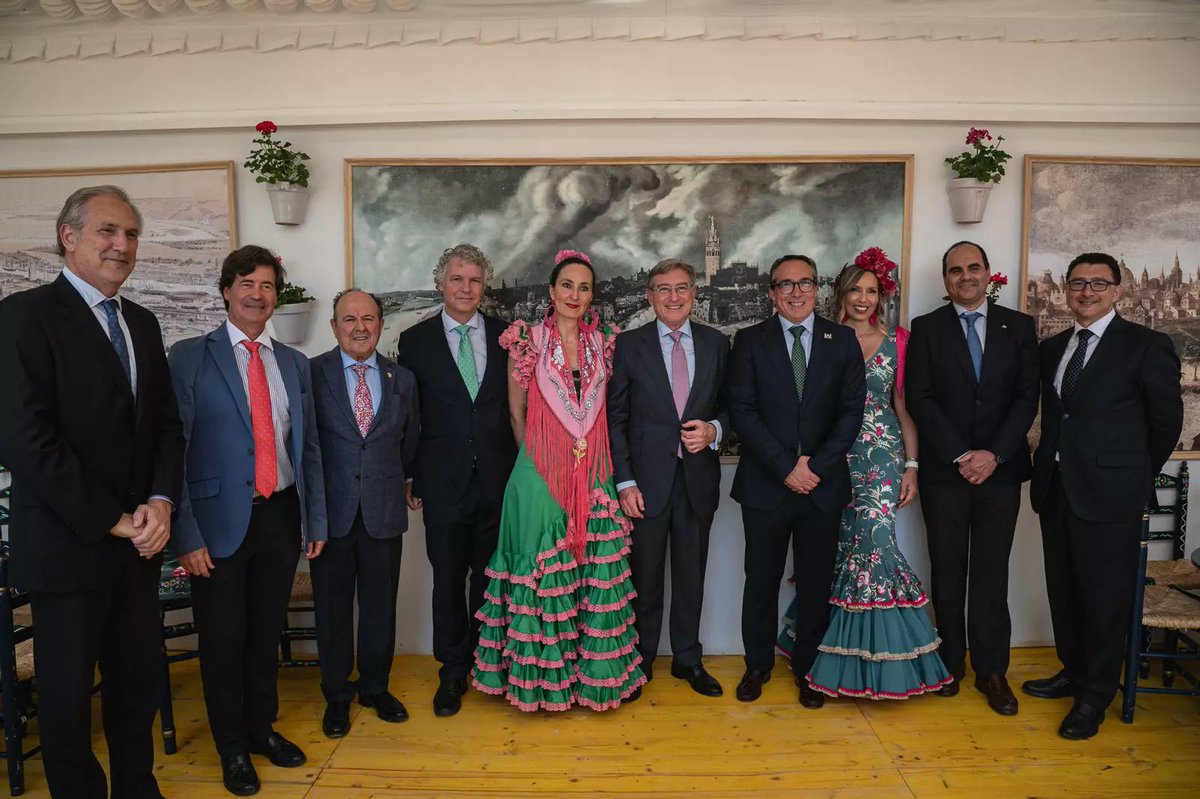 Propeller Club Sevilla (@propellersevi) on Twitter photo Como todos los años, miembros de nuestro club asistieron a la recepción institucional que el <a href="/PuertoDeSevilla/">Puerto de Sevilla</a> ofrece a la comunidad logística y empresarial en su caseta de la Feria. Como todos los años, miembros de nuestro club asistieron a la recepción institucional que el <a href="/PuertoDeSevilla/">Puerto de Sevilla</a> ofrece a la comunidad logística y empresarial en su caseta de la Feria.