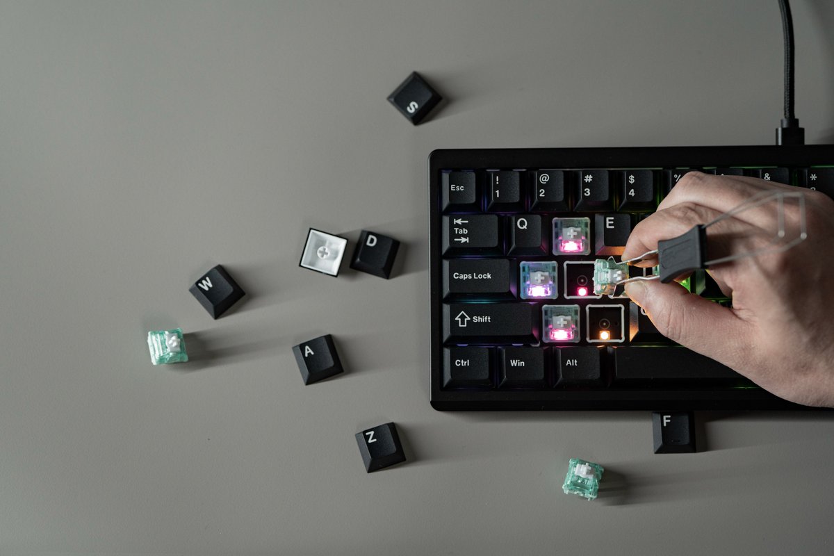 EPOMAKER_DE's tweet image. Suchst du Magie auf deinem Schreibtisch? 
Magforce68: Kompakt, schnell und einfach unwiderstehlich. 😎
Teste die Power selbst! 🚀

#epomakerde #Magforce68 #Keyboardlover
