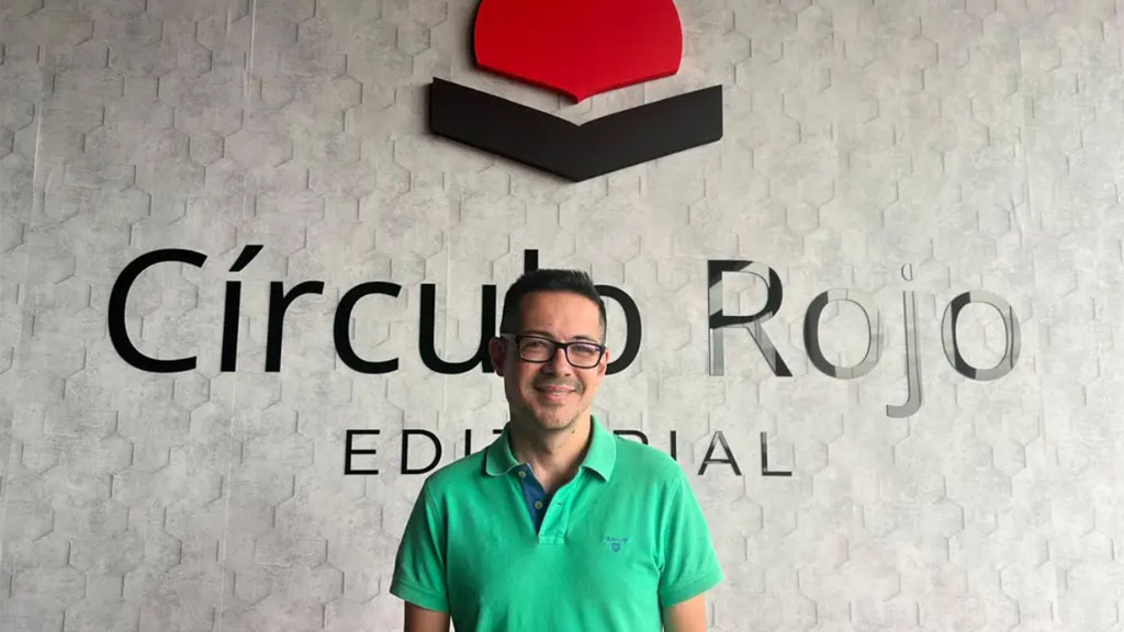 Círculo Rojo, el milagro de la autoedición desde Andalucía

Su fundador, el almeriense Alberto Cerezuela, en <a href="/LMAndaluciaCSR/">LA MAÑANA DE ANDALUCÍA</a>  

Entrevista 👉 csur.red/lFO050VOkY4

📲 #SomosMásRadio