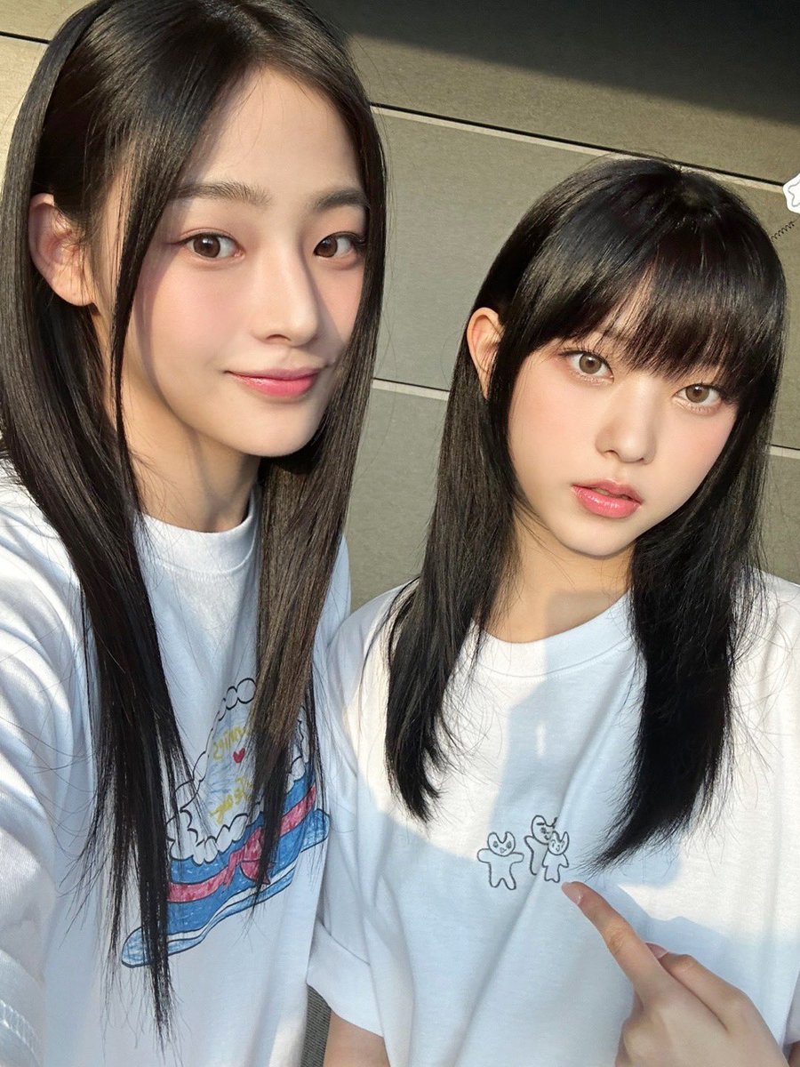 h515ae's tweet photo. ❤️
#밝게빛날_민지의_스물한살여름
#BLOOMINGJIDAY
#HAPPY_MINJI_DAY https://t.co/4fCm7Vpoun