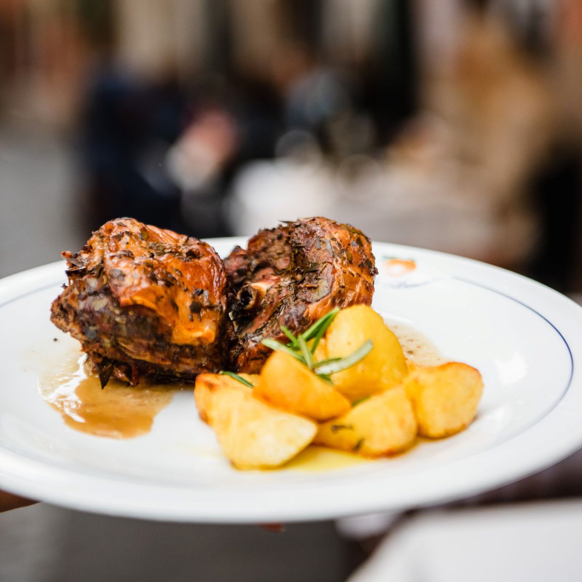 L'abbacchio al forno con le patate 🍖

#piccoloarancio #foodporn #Roma
