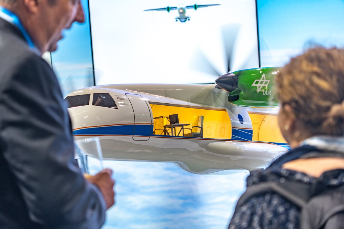 AviationPoland's tweet image. W Warszawie wystartowała konferencja #Aerodays2025. To największe wydarzenie poświęcone lotnictwu, organizowane po raz pierwszy w Polsce: bit.ly/3EZTUgB. Wydarzenie otworzył wiceminister @szeptycki.