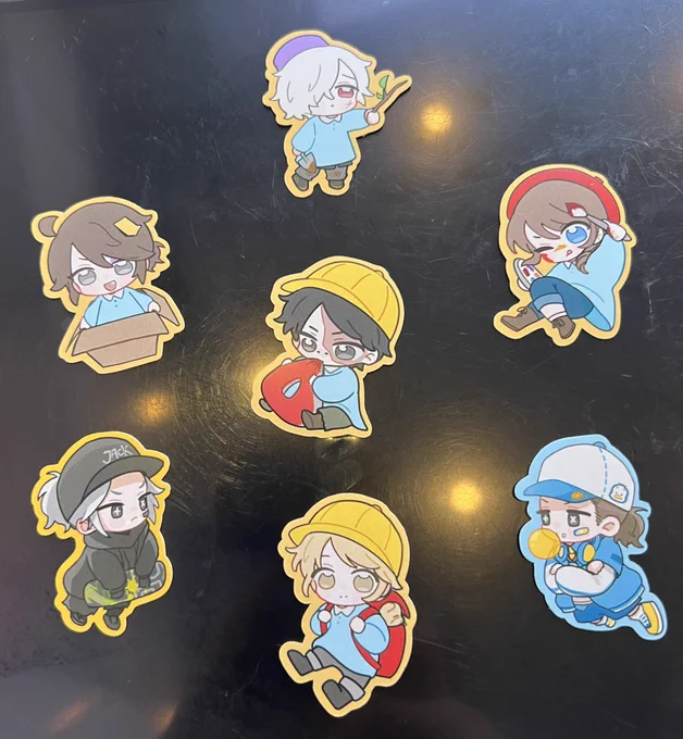 Just received the stickers and they're tinier than expected :'D They will be $2 each and $8 for the KinderIDV set instead! 