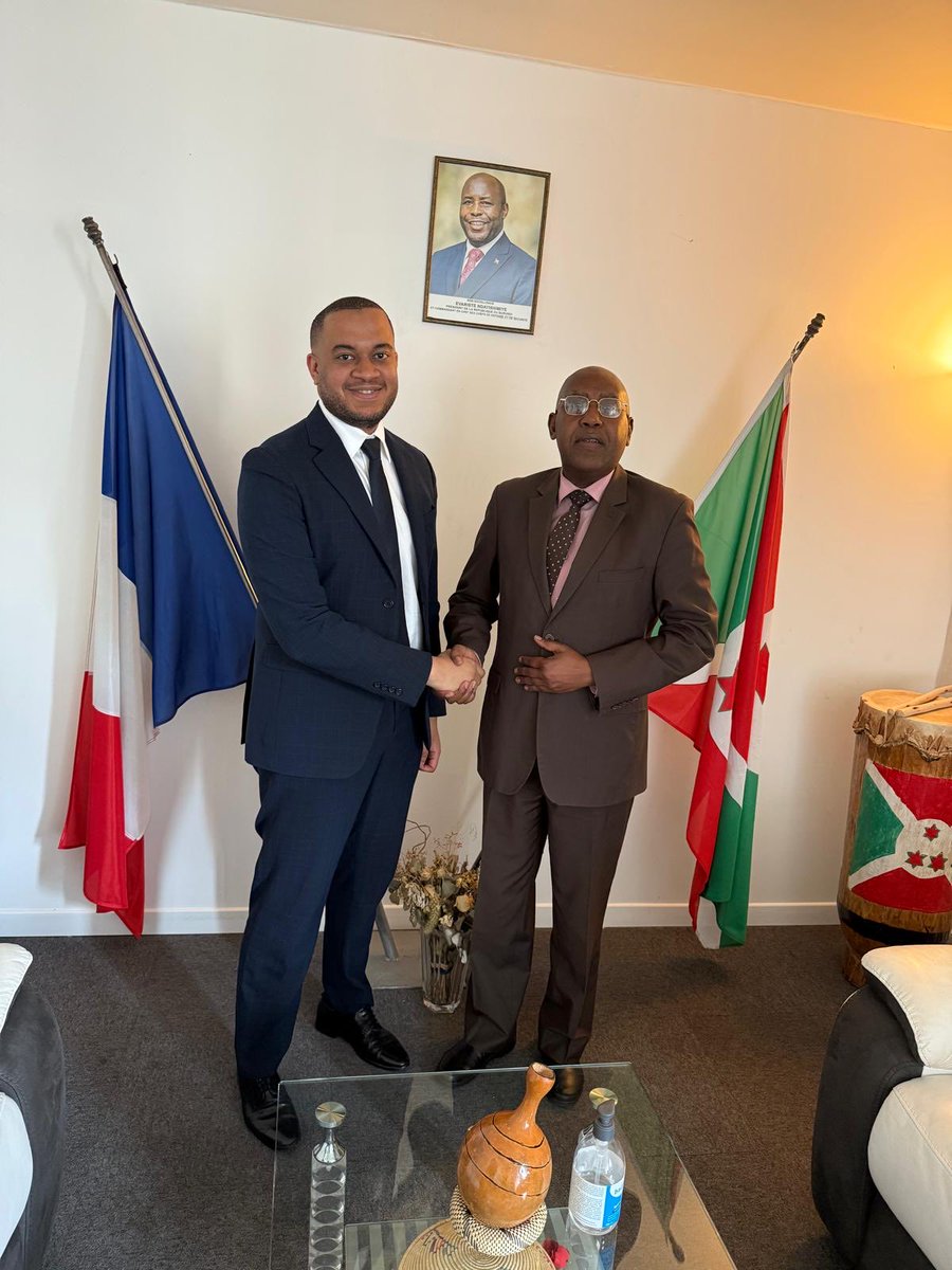Ce7/5/25,SEM l’Amba du🇧🇮en🇫🇷 a reçu en audience M. Marc D’ALMEIDA, de l’HWPL-ONG internle dédiée à la promotion de la paix mondiale&amp;résolution des conflits. Il venait demander 1partenariat avec l’AMBABU ds l’organisation de événement «Ecole comme lieu de paix»⁦<a href="/MAEBurundi/">MAECD</a>⁩