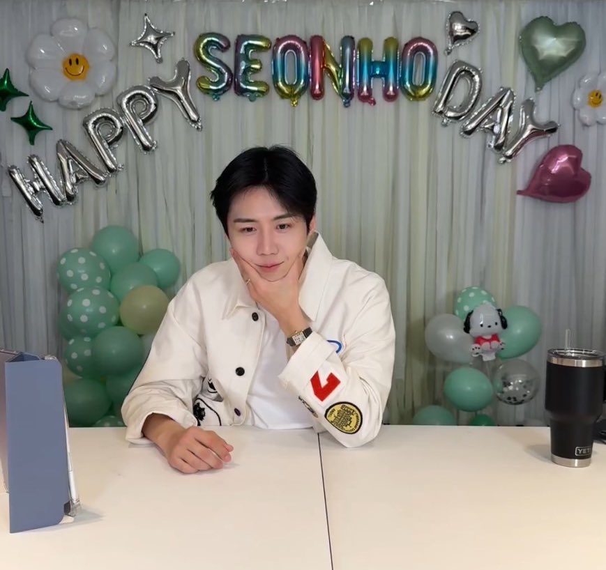 ChammanaSilada's tweet photo. Action!!! 📸📸📸
SMILE WITH SEONHO DAY
#오늘은_선호와_같이_케이크_먹는_날
#HAPPY_SEONHO_DAY https://t.co/LZn4s0DPpl