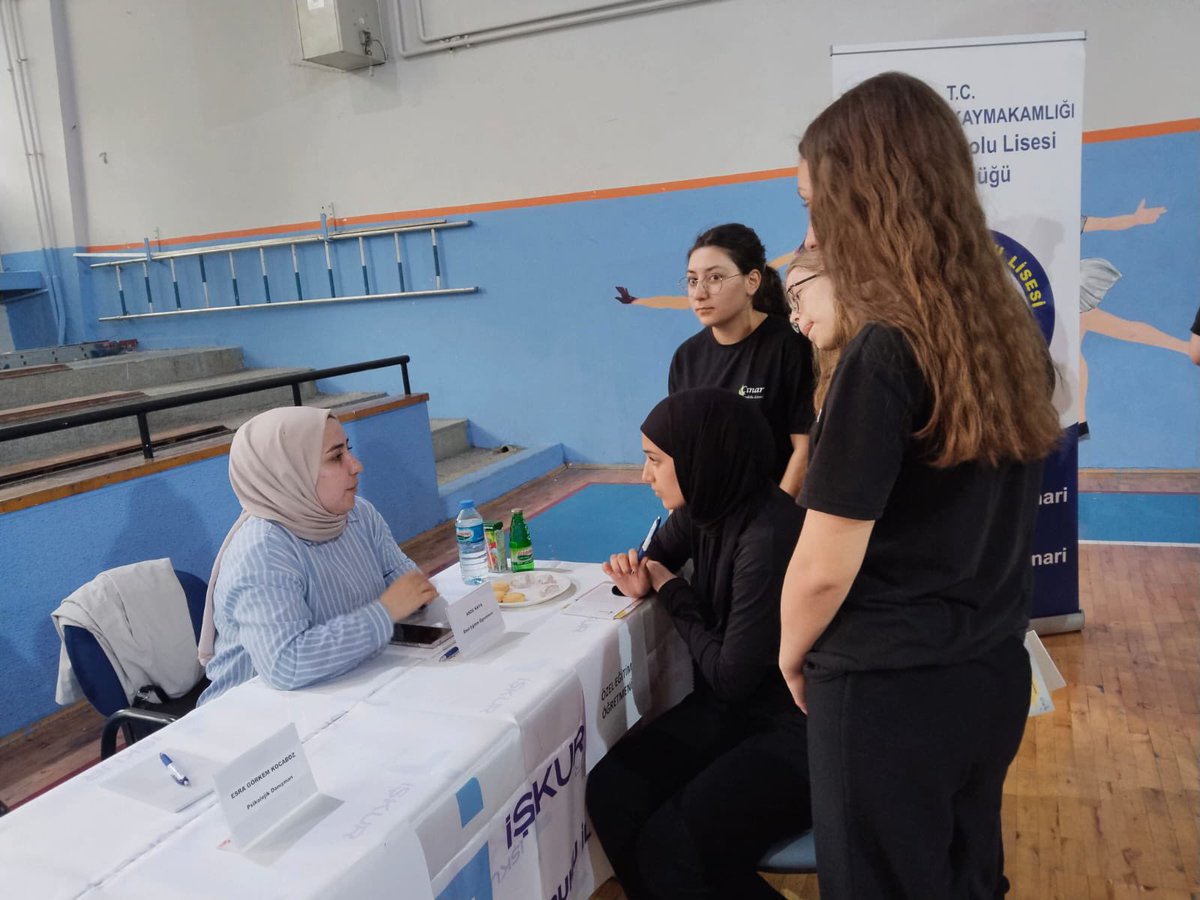 📍 Çınar Anadolu Lisesi'nde Mesleki Tanıtım Programı düzenlendi. 
İŞKUR tarafından düzenlenen mesleki tanıtım programına, kurumumuzu temsilen Özel Eğitim Öğretmenimiz Arzu KAYA ve Psikolojik Danışman ve Rehber Öğretmenimiz Esra GÖRKEM KOCABOZ katılım sağlamıştır.
<a href="/meb_ogm/">Ortaöğretim Genel Müdürlüğü</a>