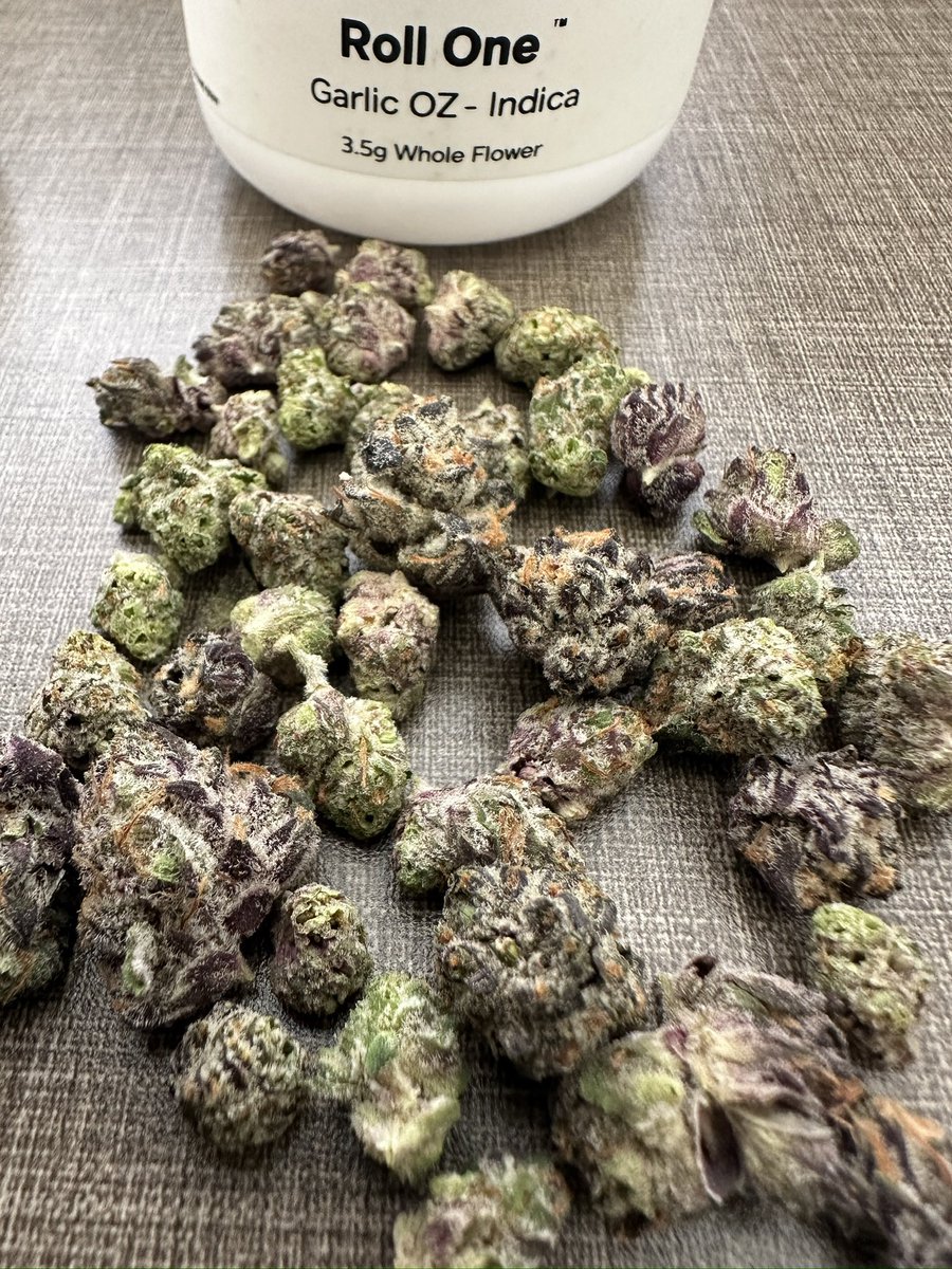 Garlic OZ by Roll One via Trulieve