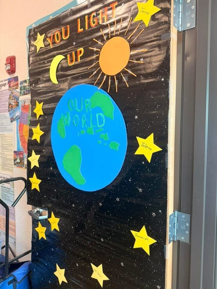 SandovalAcademy's tweet photo. Our SABE families showed up in the best way for Teacher Appreciation Week! 💐🎈 

Parents came together to surprise our amazing teachers with colorful door decorations. Thank you for helping us celebrate our educators in true SABE style! 🦉 https://t.co/ABMCkQ0JLv