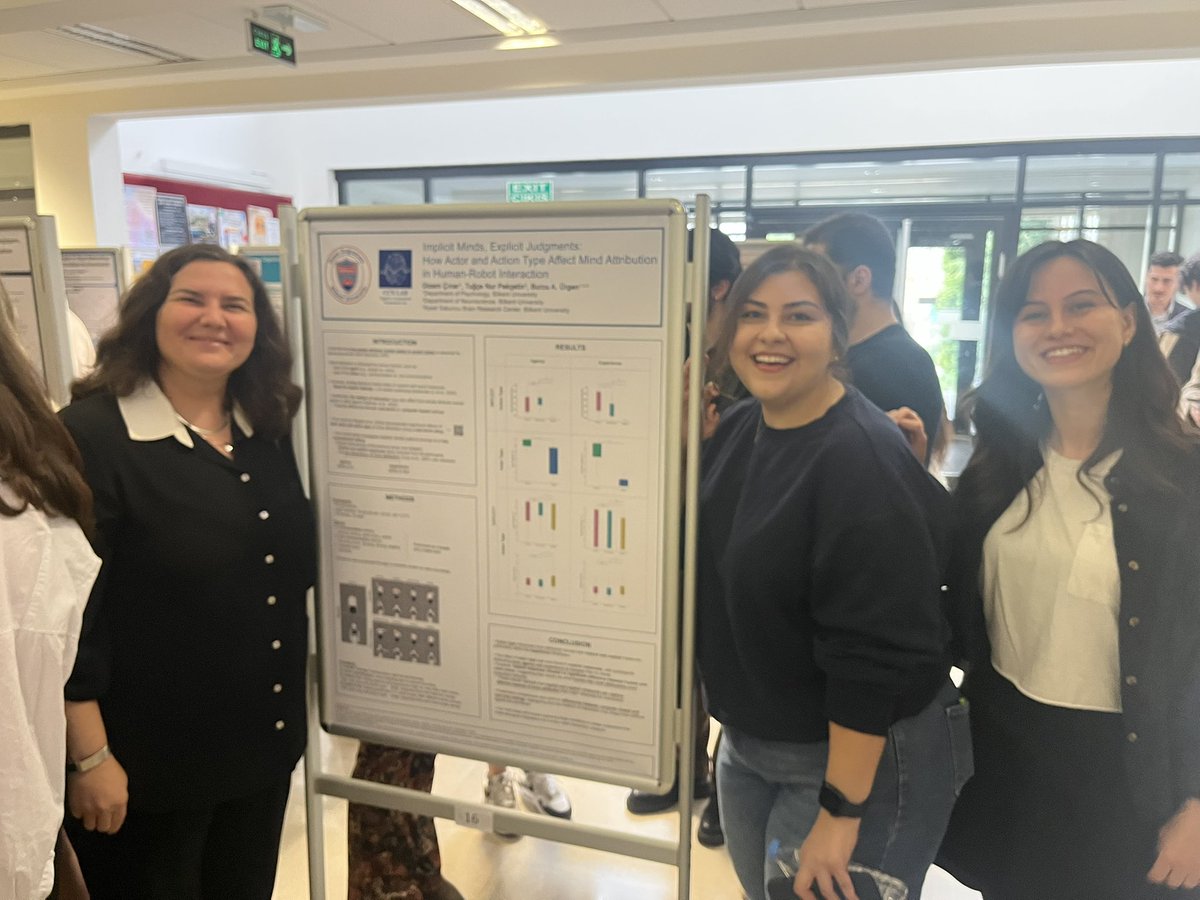 BUrgenlab's tweet image. Proud to supervise these excellent senior students! İsmail Bayer, Gizem Çınar, Papatya Yeşilbaş, Şiir Faydalı, and their supervisors Tuğçe Pekçetin, Murat Tunca!