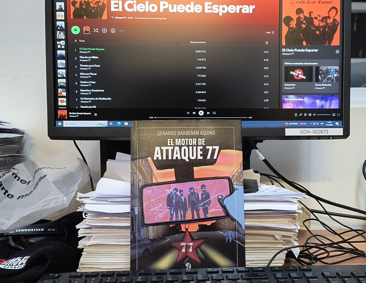 Epa mirá quien llegó a mi mesa de laburo. Grande <a href="/barberanaquino/">Cococho Barberán Aquino</a> aguante <a href="/gourmet_musical/">Gourmet Musical Ediciones</a>