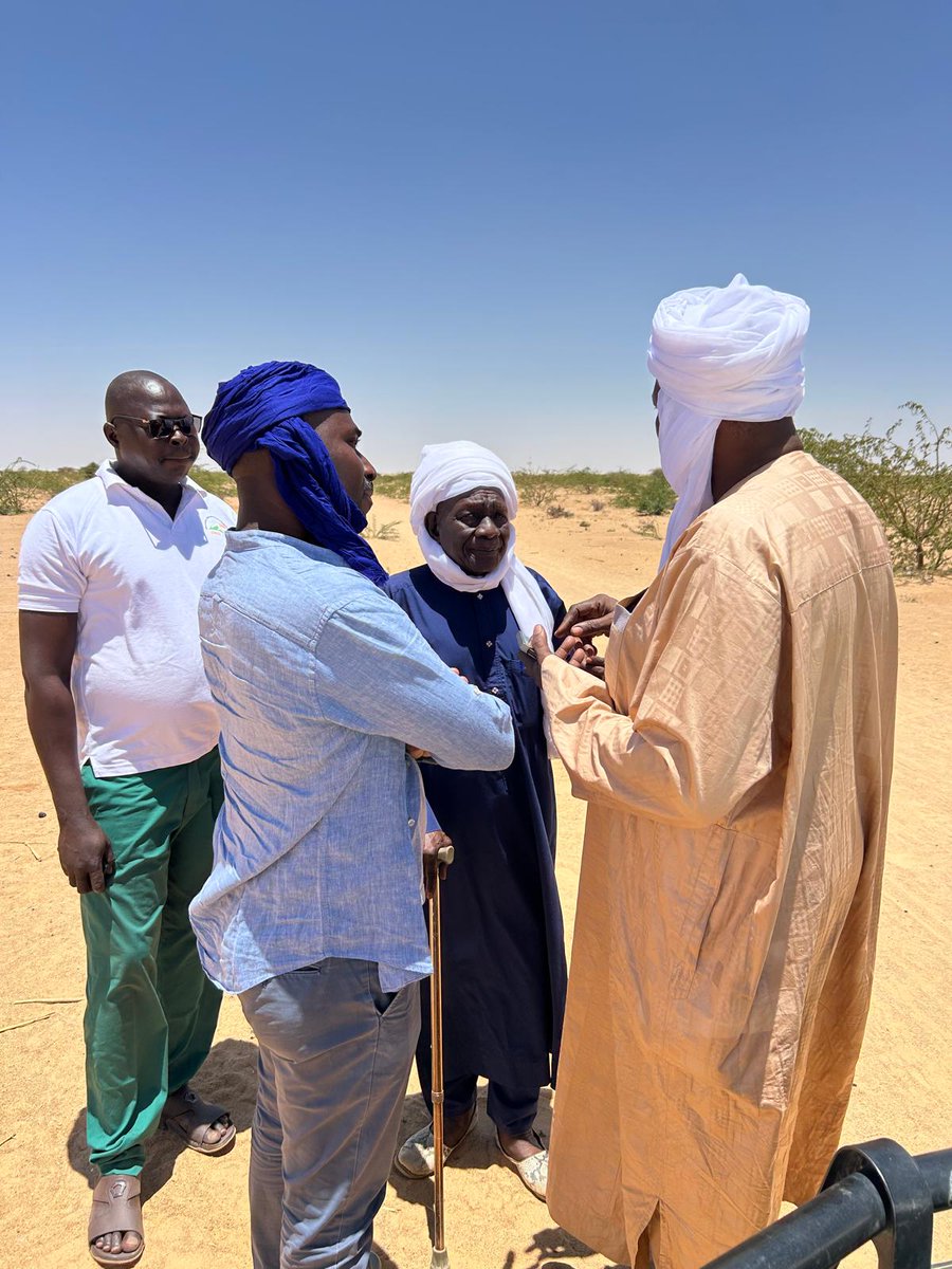 AhouansouPat's tweet image. Je voudrais remercier👏🏽 les autorités de la préfecture de Bahai au Tchad🇹🇩 qui ont accepté une extension du site des #réfugiés à Ourecassoni et ont montré une ouverture pour leur installation dans des villages locaux dans un esprit de cohésion sociale et d'aménagement rural.