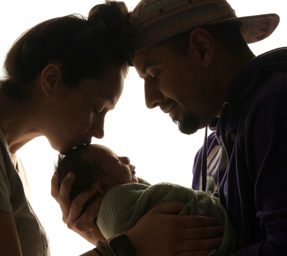 He's here!

Welcome to the world, Jalen Remi Giles.
JR for short, aka Junior.

Born 7lbs 7oz on April 24th at 4:04pm, this little guy is so chill we call him our little monk baby.

Pasha was truly amazing and Zaya is an incredible big sister 🥹 Everyone is happy and healthy 💜