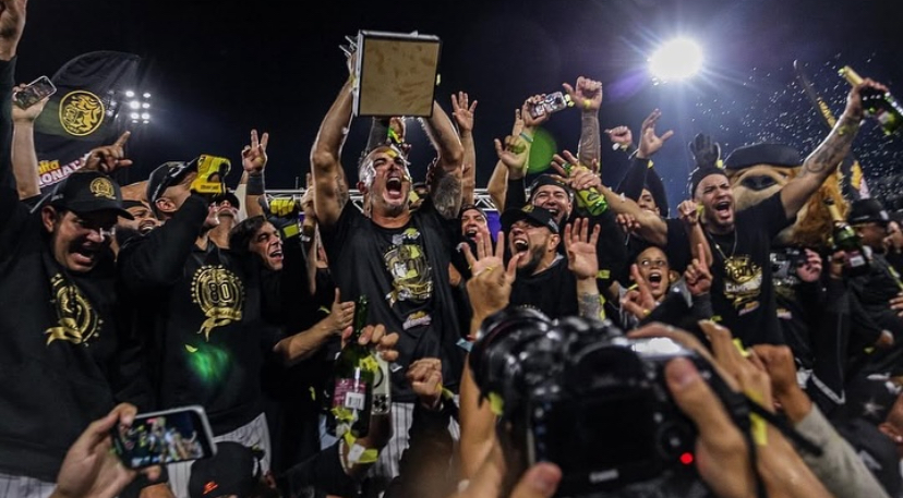 leones_cbbc's tweet image. 83 años…𝑼𝒏𝒂 𝒉𝒊𝒔𝒕𝒐𝒓𝒊𝒂 𝑰𝑵𝑻𝑬𝑹𝑴𝑰𝑵𝑨𝑩𝑳𝑬🦁

Hoy sumamos una nueva página a nuestro libro, ese que está escrito con tinta indeleble y llena de grandes hazañas, momentos únicos y leyendas. 🏆

Ser Caraquista es más que una camisa, que un logo, es un amor…