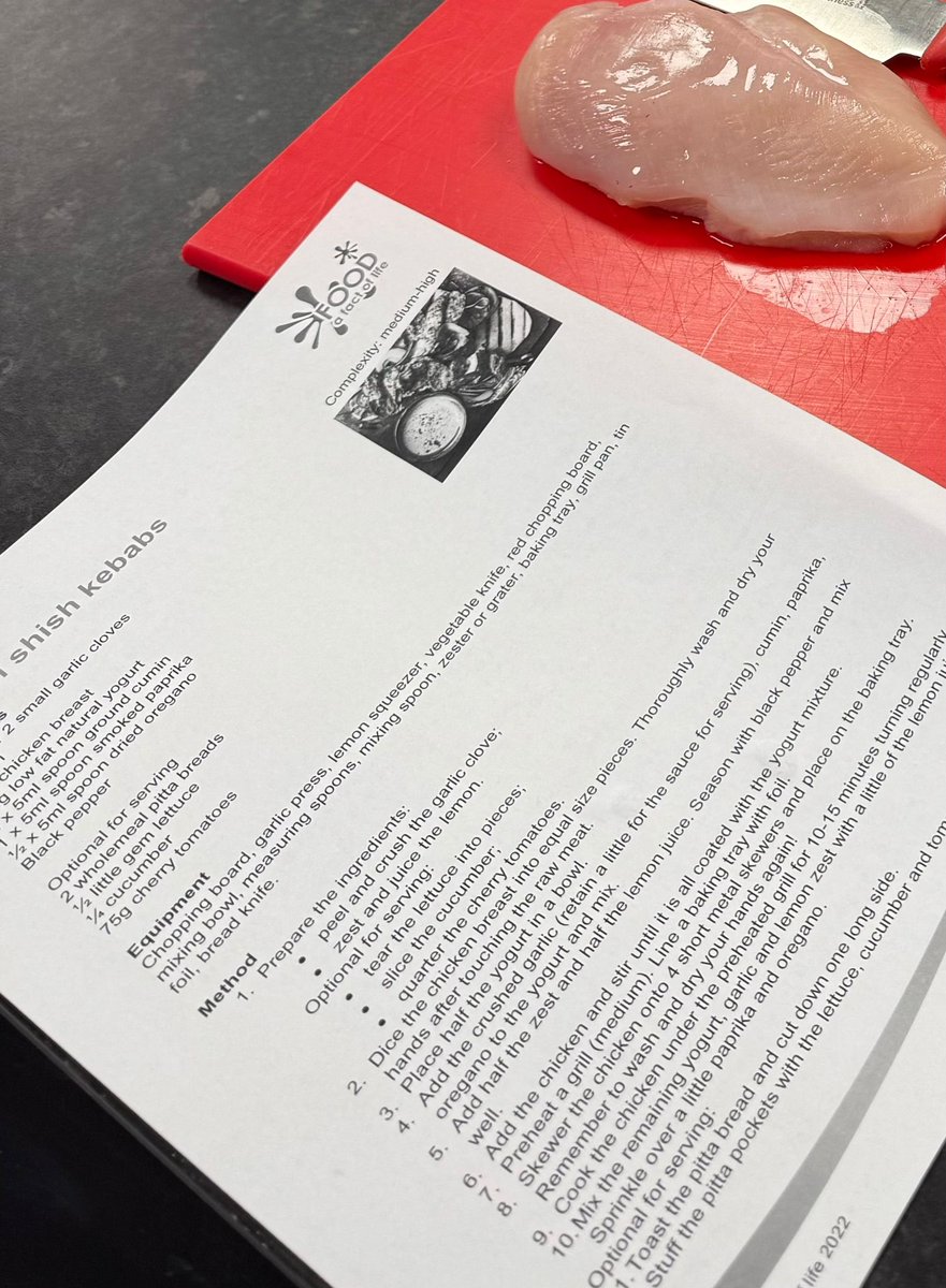 SmallHeathLA's tweet image. Year 9 were fully focused in today’s food lesson, preparing delicious Shish Kebabs. Great practical skills on show, with excellent assertive monitoring to keep everyone on task and safe. A fantastic hands-on learning experience! #FoodTech #PracticalLearning