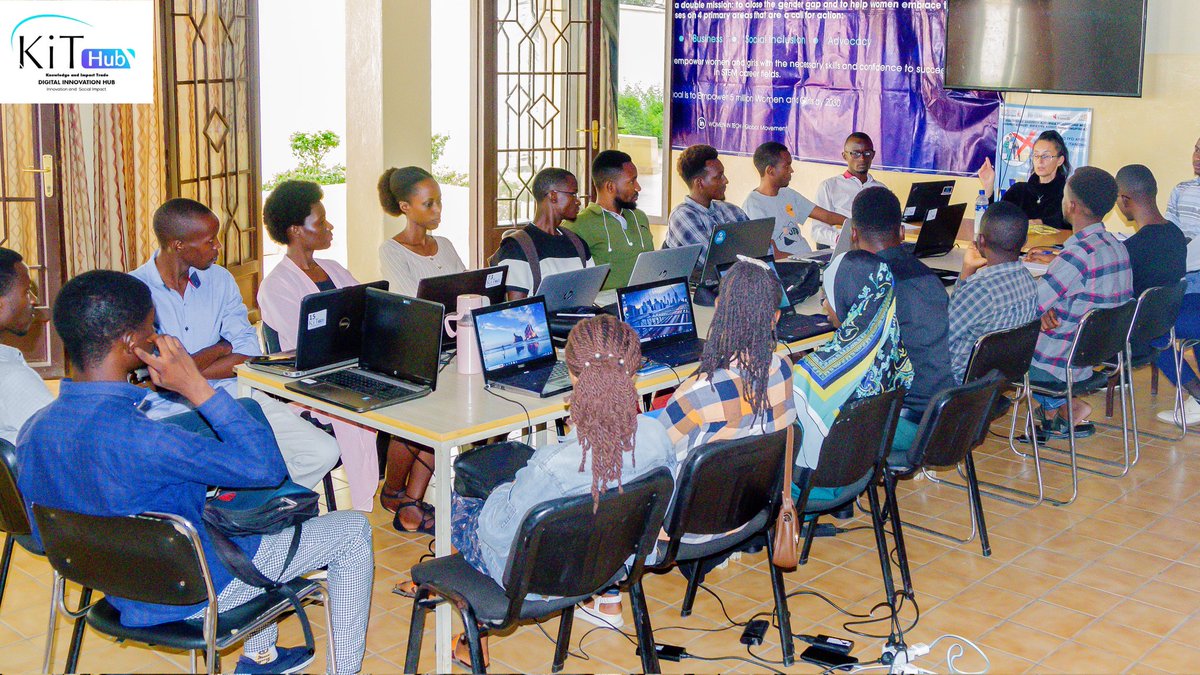 KithubNews's tweet image. « La technologie, ce n’est pas juste le futur. C’est le présent entre nos mains. » 
Le 6 mai, KIT-Hub a eu l’immense honneur d’accueillir Madame Facchin Katia, Directrice d’APROGEST, experte en protection des données personnelles, spécialiste en prototypage électronique.