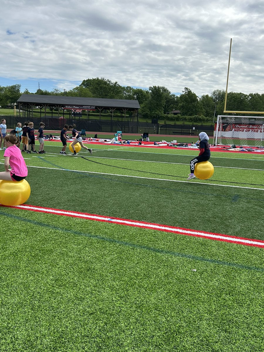 Lots of fun and competition at Sherwood Elementary’s Field Day! Sprints, obstacle courses, ball toss, bouncy ball and so much more!!!