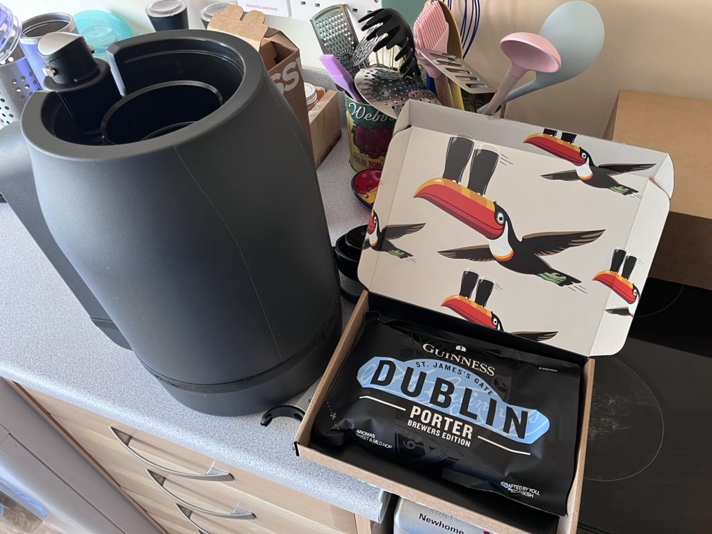 darknessintheg1's tweet image. Right,lets see what the result is. #Pinter #Guinness