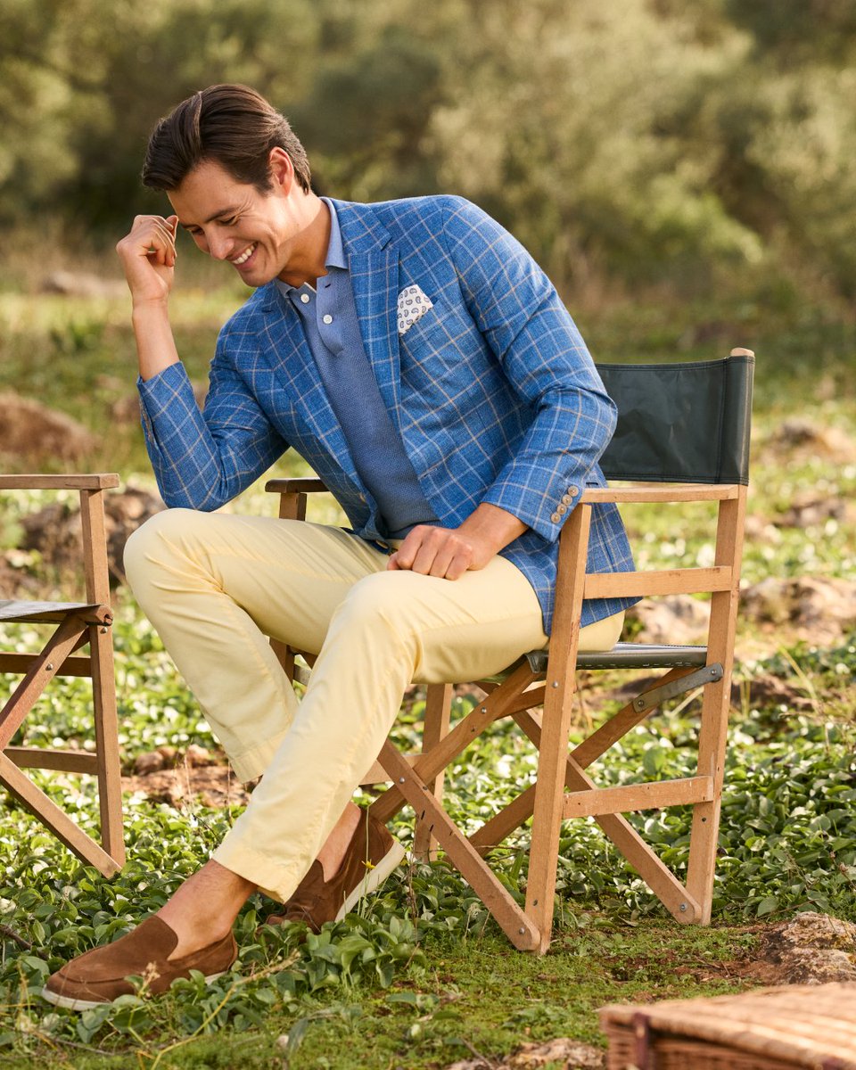 Spring Looks: A classic tattersall check blazer in a wool-silk-linen. Styled with a mini piqué knitted polo made of cotton and silk, and a light yellow chino.

#HackettLondon #HowToHackett 
bit.ly/3GI0Pf0
