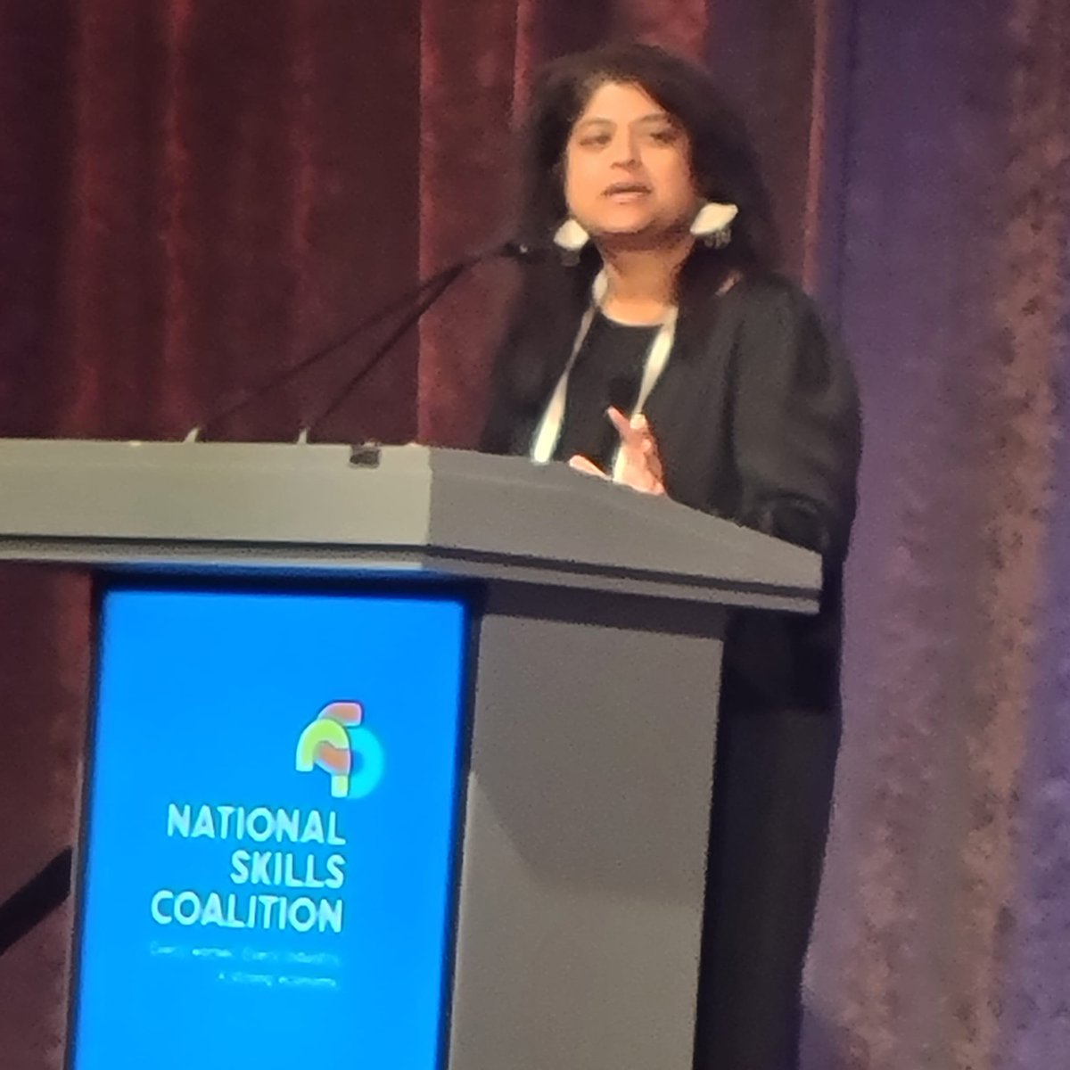 At yesterday’s National Skills Coalition Summit, our ED Marcela Díaz spoke on how Somos Un Pueblo Unido’s grassroots organizing drives wins in workforce development.
Secretary Nair also highlighted NM’s workforce strategies and gave Somos a special shoutout! 🙌