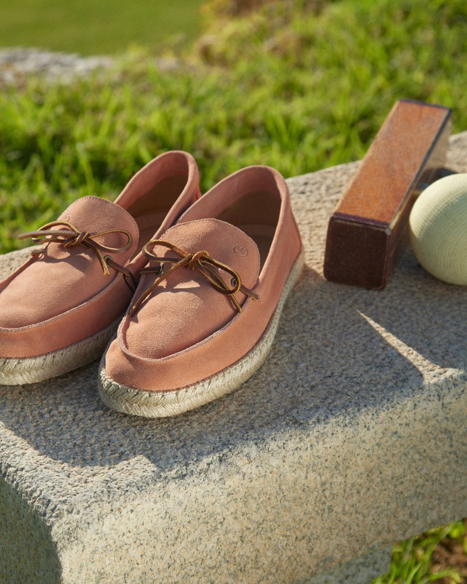 Footwear for Fair Weather: Our laces espadrilles and the minimalist lace-up boat shoe in suede, offer comfort and refinement for warmer days. Discover more

#HackettLondon #HowToHackett 
bit.ly/3GI0Pf0