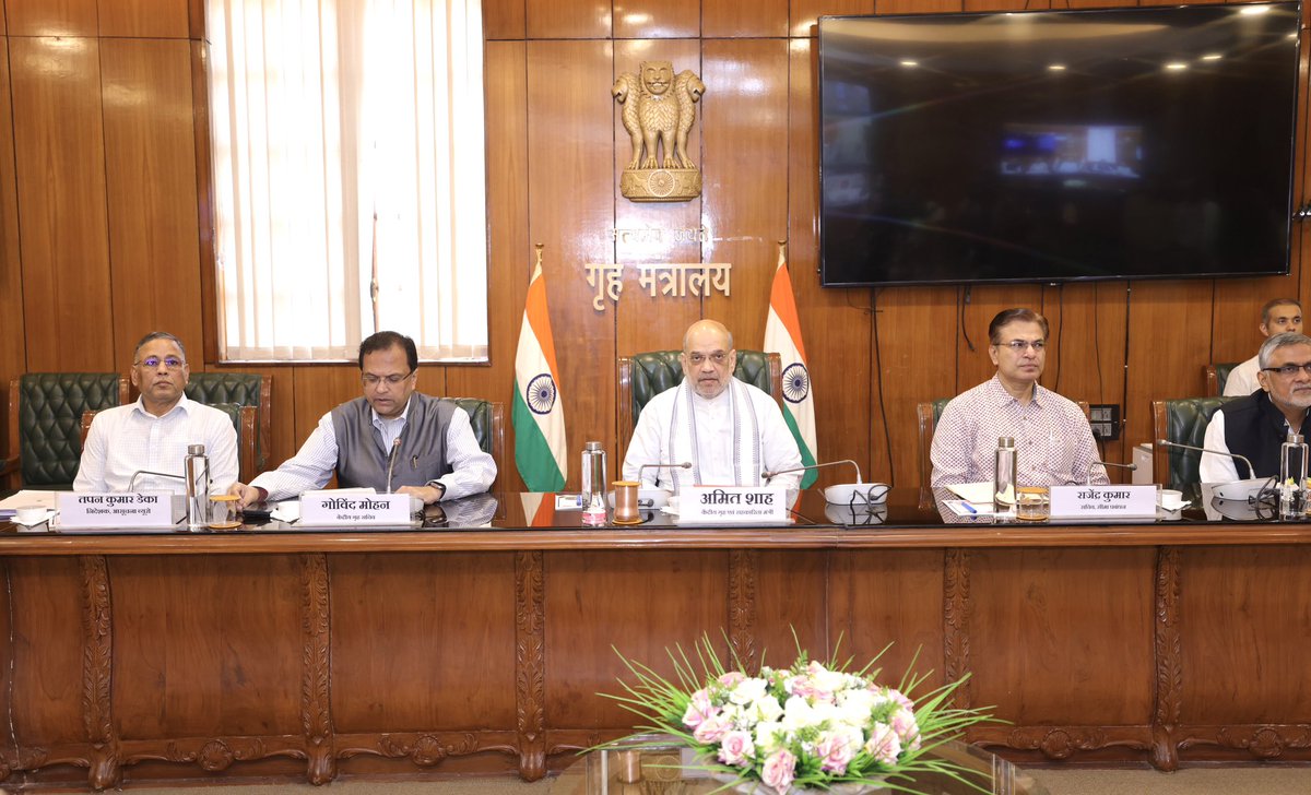 AmitShah's tweet photo. Chaired a meeting with the Chief Ministers and Lieutenant Governors of border states adjoining Pakistan and Nepal. All the Chief Ministers and Lieutenant Governors congratulated PM Shri @narendramodi Ji and our armed forces for giving a befitting reply to the perpetrators of the Pahalgam terror attack through the historic success of Operation Sindoor.