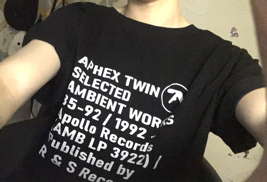 tίn (@_tincase) on Twitter photo 