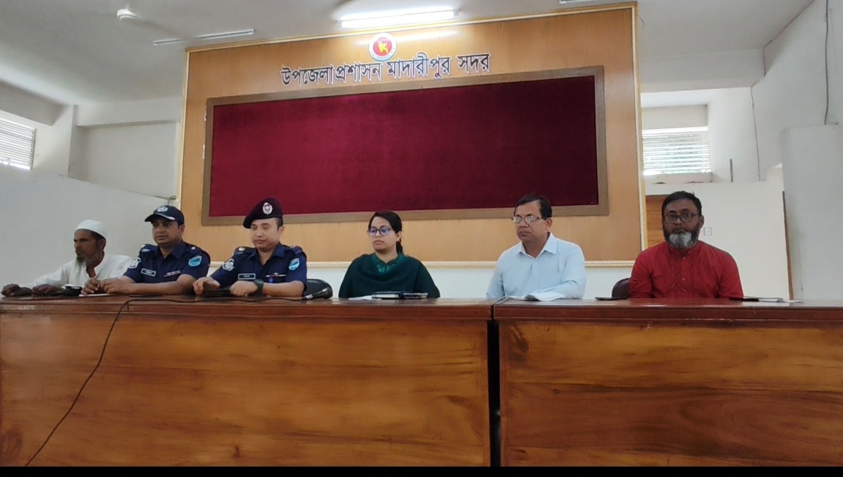 মাদারীপুরে ‘শিরক’ আখ্যা দিয়ে বটবৃক্ষ কর্তনের ঘটনায় সংবাদ সম্মেলন: ৩ সদস্যের তদন্ত কমিটি গঠন