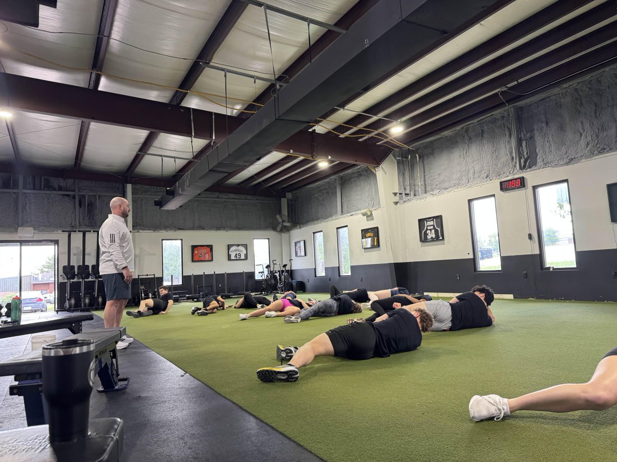 🔥 On 5/1, CAPS Sports Medicine students visited PSP3 to learn from owner Nathan Hemphill, CSCS—a key partner since day one! Students explored dynamic warm-ups, treating muscular restrictions &amp; the power of cooldowns. Thanks, <a href="/PSP3nation/">PSP3</a>! #BVTogether #ChampionsOfLearning