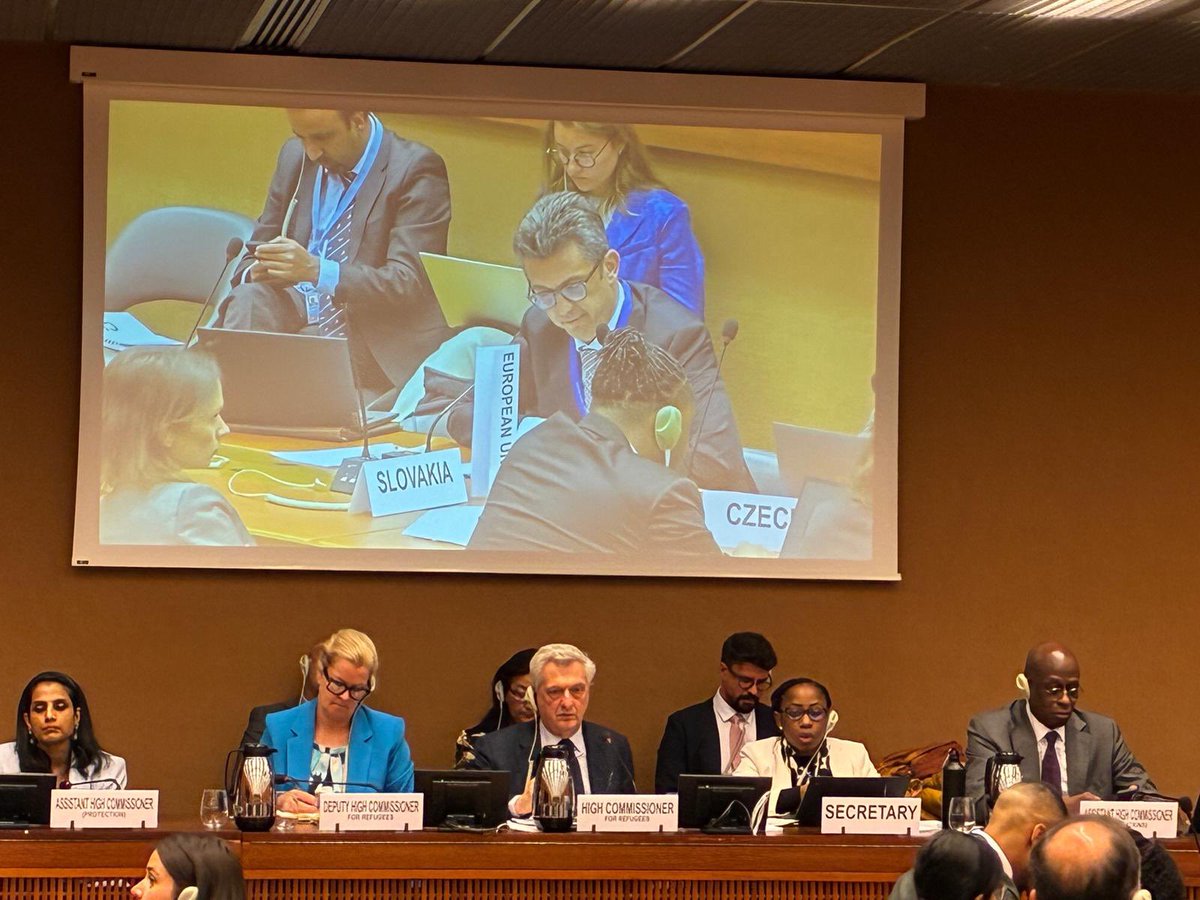 Michele Cervone d’Urso (@mcervoneeu) on Twitter photo Strong #EU support to <a href="/FilippoGrandi/">Filippo Grandi</a> leadership in face of substantial financial challenges. We recalled continued EU support to a principled response to <a href="/Refugees/">UNHCR, the UN Refugee Agency</a> Strong #EU support to <a href="/FilippoGrandi/">Filippo Grandi</a> leadership in face of substantial financial challenges. We recalled continued EU support to a principled response to <a href="/Refugees/">UNHCR, the UN Refugee Agency</a>