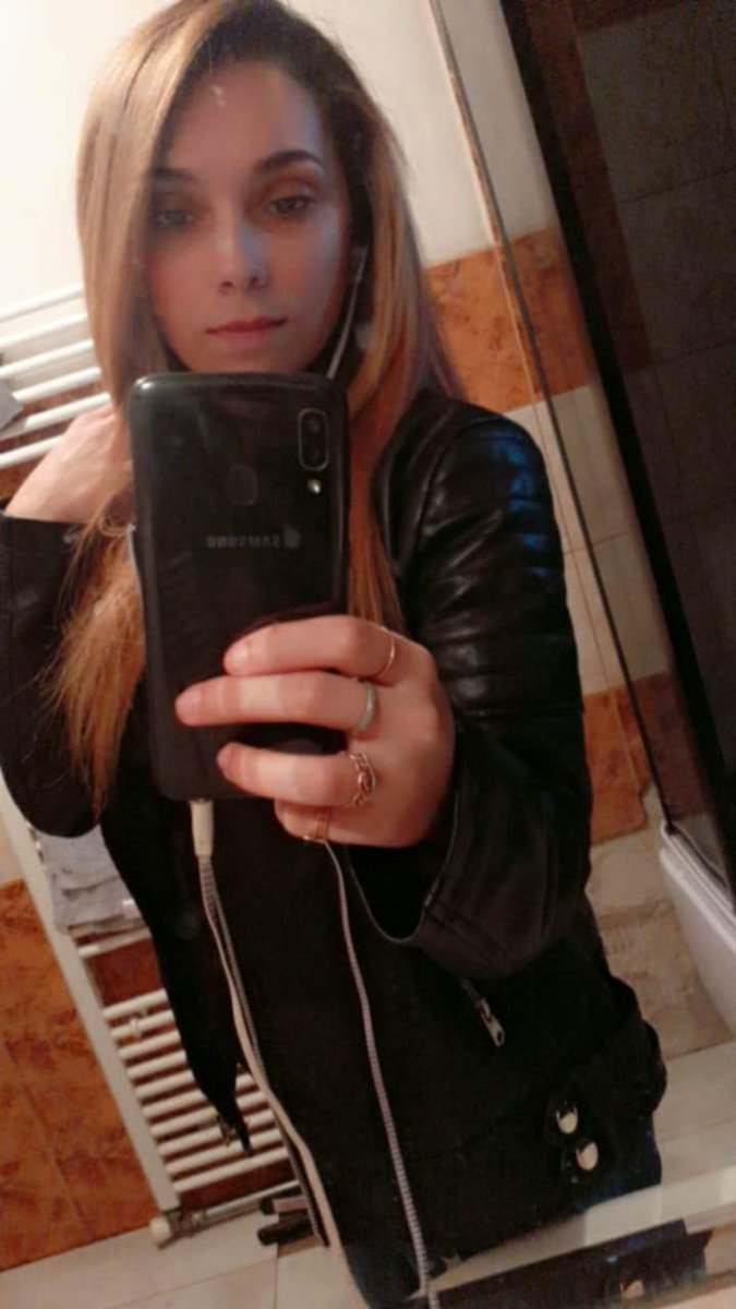 LenkaLenicka24's tweet photo. Obyčejná holka co má ráda pořádný sex!!😘❤️ https://t.co/fwS8vaauV0