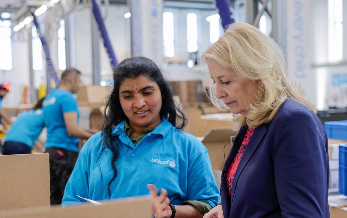 unicefchief's tweet image. Today, I visited UNICEF’s global supply hub at the heart of our network delivering life-saving supplies to the world’s most vulnerable children.
@UNICEF teams around the world are doing everything they can while global funding cuts threaten to create a child emergency.