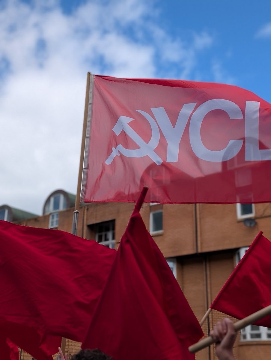 Our members marched on May Day to commemorate workers, and demand an end to the government's deprivation of the working class in favour of funding conflict. 

FEED THE PEOPLE. STARVE THE WARMONGERS!

#MayDay #internationalworkersday #YCLBritain #scotland