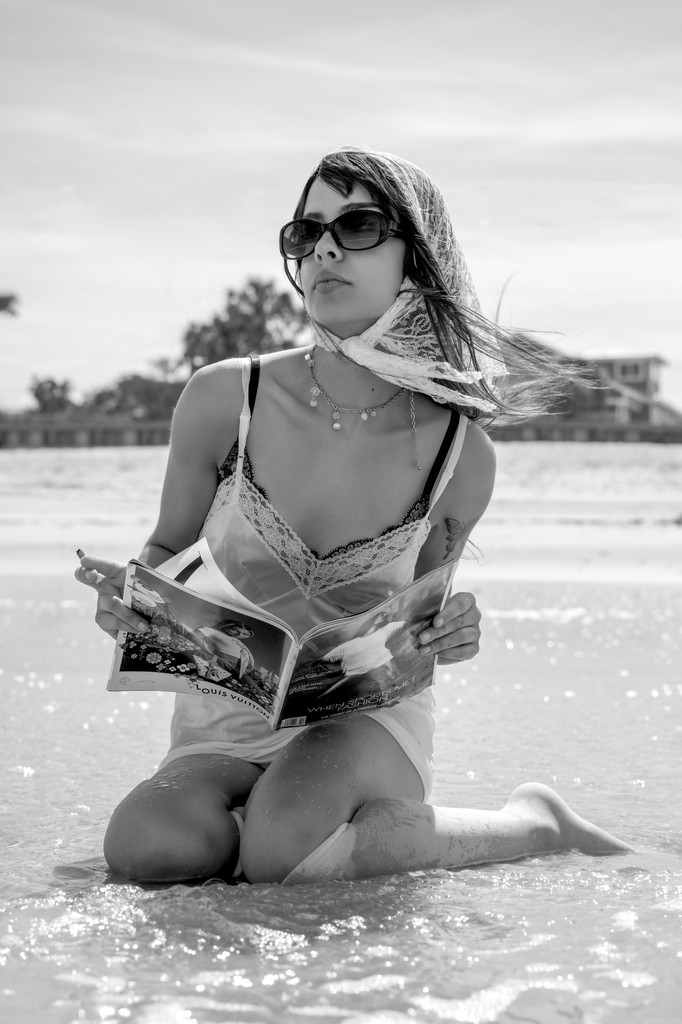 MalibubuP's tweet image. &quot;In that old beach photo, her youth dances with the waves—timeless beauty caught in a moment of carefree joy.&quot;

#beachmodel #youngmodel #blackandwhite #beachbunny #floridamodel