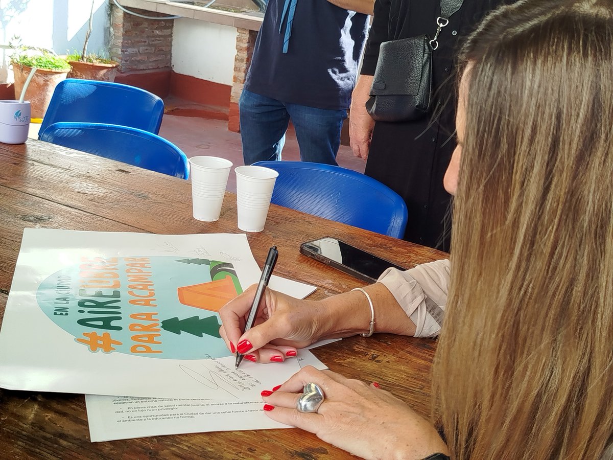 🟢En el marco del proyecto #AireLibreParaAcampar, nos reunimos con Claudia Negri, candidata de Es Ahora Buenos Aires.

🌱 Hablamos sobre el acceso a espacios públicos para las actividades scouts y la importancia de conectar a jóvenes con la naturaleza. ¡Gracias por escucharnos!