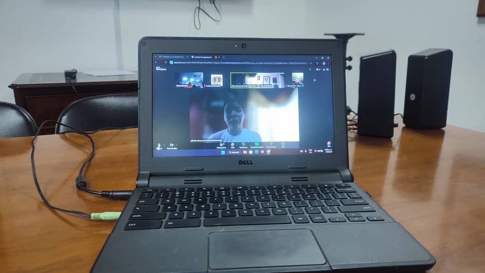 La Secretaría Nacional de Organización, con presencia de la Seccional Caracas, realiza secretariado virtual en materia electoral donde revisan centros de votación, acreditación de testigos y jornada del simulacro, de cara al 25 de mayo. #VotaBlanco 🏳️