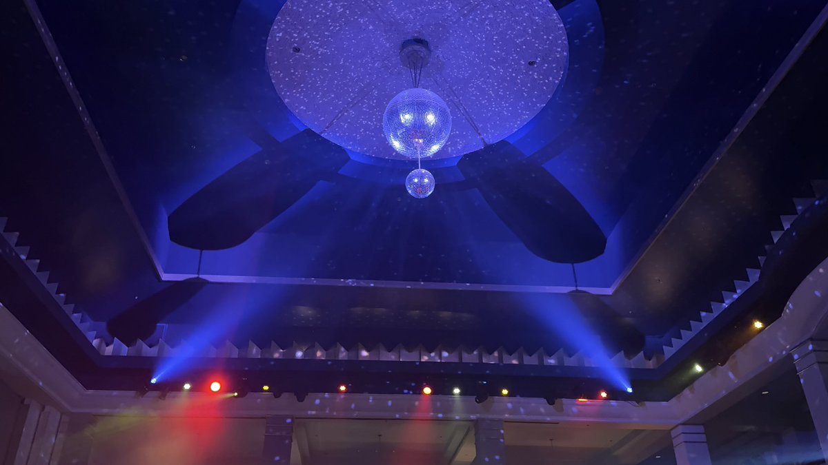 We stayed at the Boardwalk! So you know there’s a new vlog up now. Some fun surprises in there 🪩