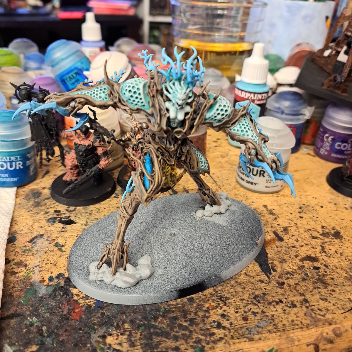 Grief_Designs's tweet photo. @TheBrushSmith Here's a Drycha Hamadreth with a winter pattern! https://t.co/zvtPEfO5fe