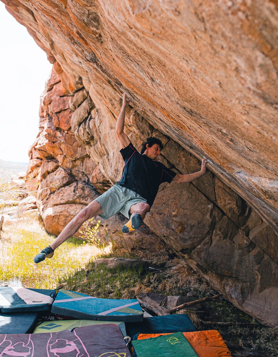 Hamish McArthur repeats No One Mourns The Wicked (F9A) in a session

British climber Hamish McArthur made the second ascent of No One Mourns The Wicked in Thunder Ridge, Colorado, USA. Hamish managed to climb the boulder problem in a single session. climber.co.uk/news/hamish-mc…
