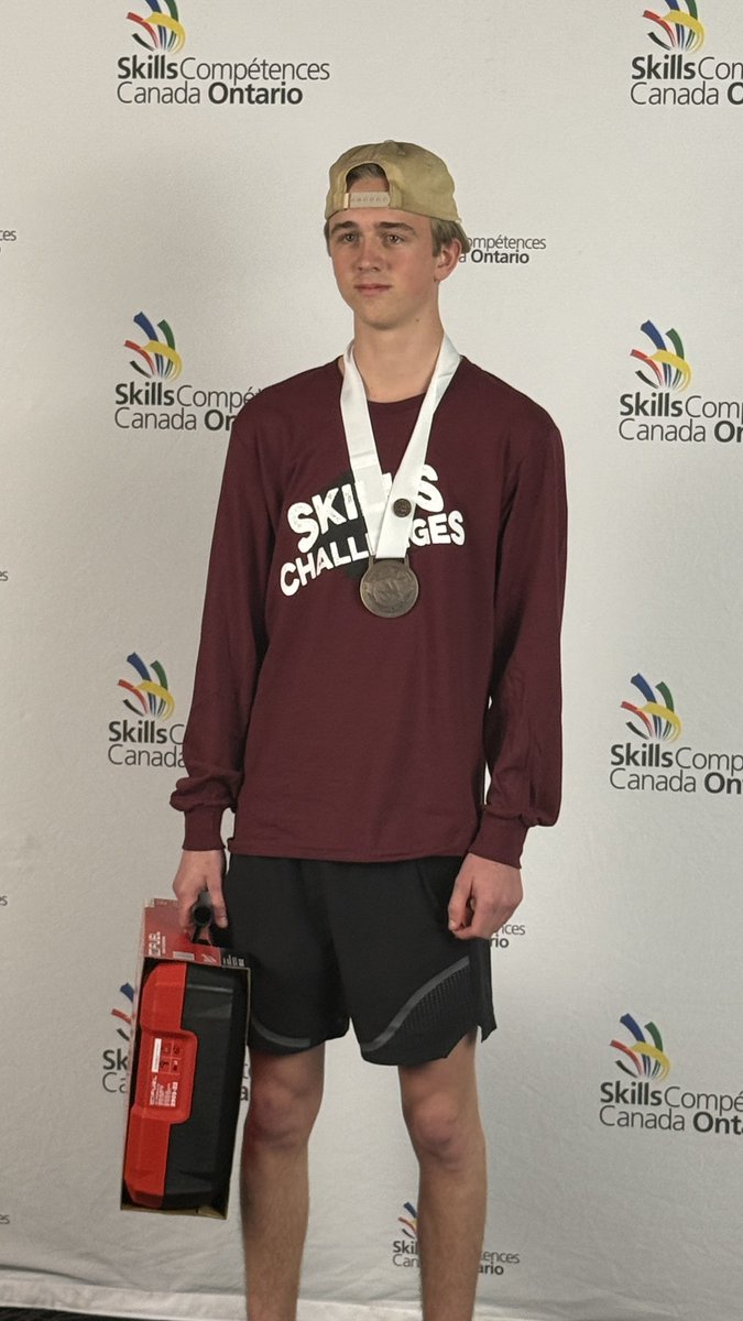 edgefactor_'s tweet image. 🎉 Congratulations Derek K &amp;amp; Dhillyn R from @dsbn for their amazing placements in Carpentry 🪜 at #SOC25! 🥈🥉 @DsbnOyap @OYAPNiagara