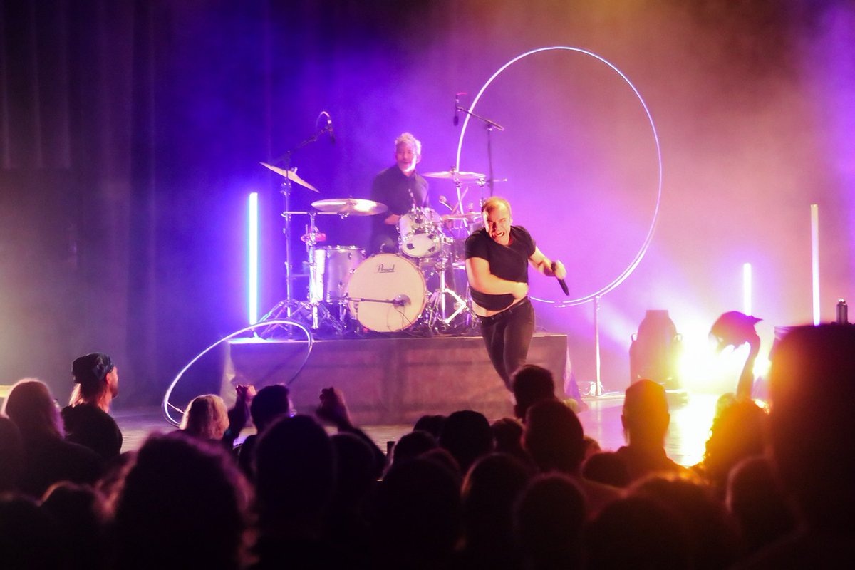 DJ Lucius Pham (@dj_lucius) on Twitter photo Last night, Samuel T. Herring and <a href="/futureislands/">Future Islands</a> reminded me how music is supposed to make you feel
📸: <a href="/MilkChocProd/">Milk Chocolate Productions</a> / IPR Studio One Last night, Samuel T. Herring and <a href="/futureislands/">Future Islands</a> reminded me how music is supposed to make you feel
📸: <a href="/MilkChocProd/">Milk Chocolate Productions</a> / IPR Studio One
