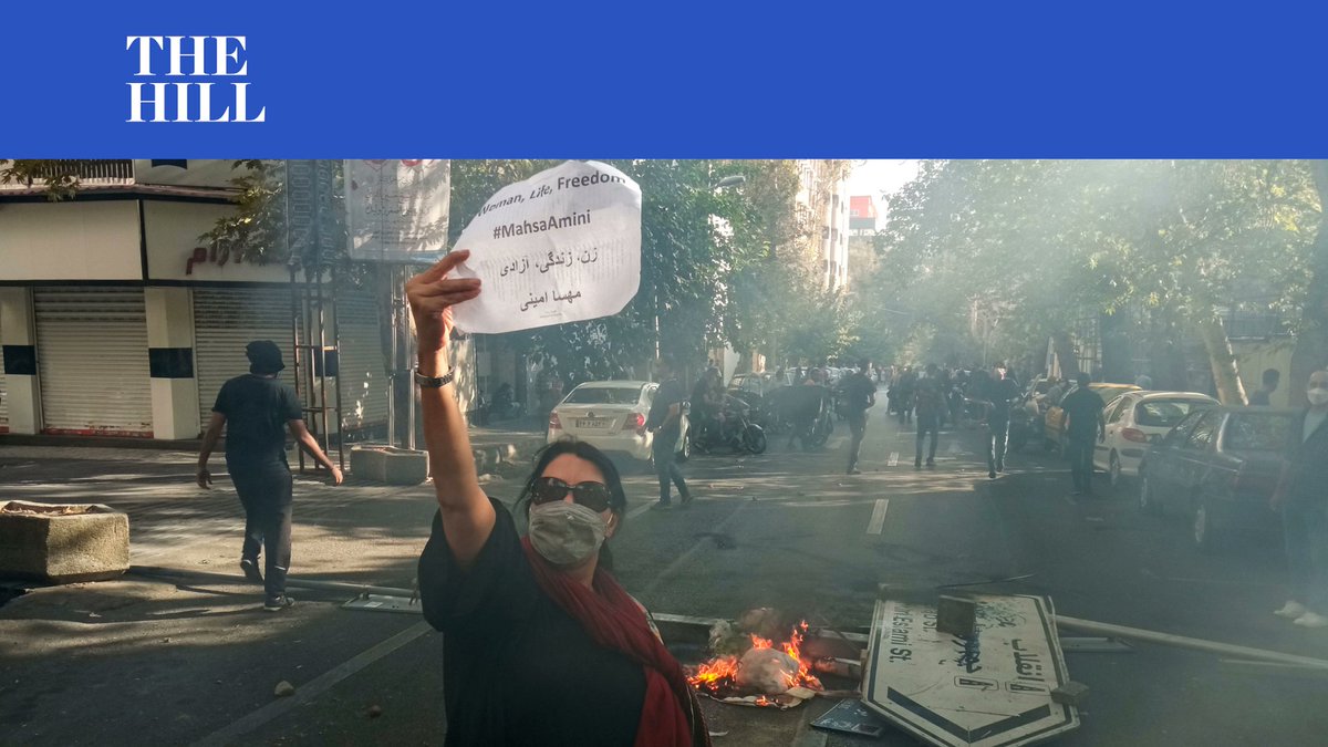 مایکل آیزنر، مشاور ارشد حقوقی کمپین حقوق بشر ایران، و #سعید_دهقان، وکیل حقوق بشر ایرانی و مدیر مجموعه حقوقی #پارسیلا، با انتشار مقاله مشترکی در روزنامه آمریکایی هیل، بر ضرورت گنجاندن یک مسیر موازی حقوق بشری در چارچوب مذاکرات فعلی جمهوری اسلامی با دولت ترامپ تاکید کرده‌اند.

این