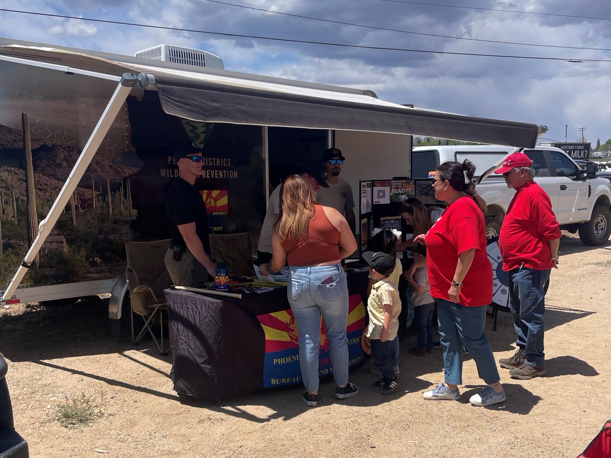 Bureau of Land Management Phoenix District fire staff were at the 5th Annual Don't Get Burned Firewise Safety event at Dewey-Humboldt this past weekend, empowering the local community to reduce wildfire risks. Do your part to prevent wildfires: ow.ly/LG2850VO3lP