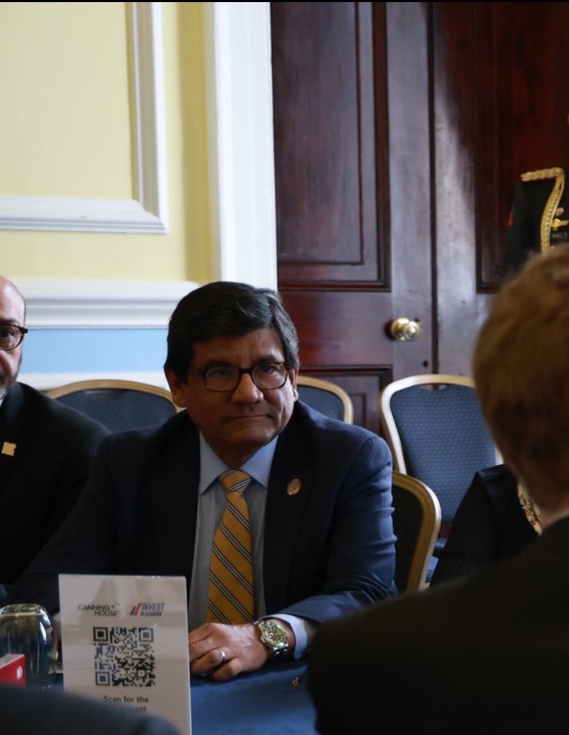Ministerio de Producción (@produccion_ecu) on Twitter photo Como parte de la agenda en Reino Unido🇬🇧, el ministro <a href="/LuisJaramilloOK/">Luis Alberto Jaramillo</a> participó junto al Presidente @danielnoboaok, en una reunión con inversionistas y empresarios de la ciudad de Londres📍, con la finalidad de atraer inversión hacia nuestro país🇪🇨. Como parte de la agenda en Reino Unido🇬🇧, el ministro <a href="/LuisJaramilloOK/">Luis Alberto Jaramillo</a> participó junto al Presidente @danielnoboaok, en una reunión con inversionistas y empresarios de la ciudad de Londres📍, con la finalidad de atraer inversión hacia nuestro país🇪🇨.
